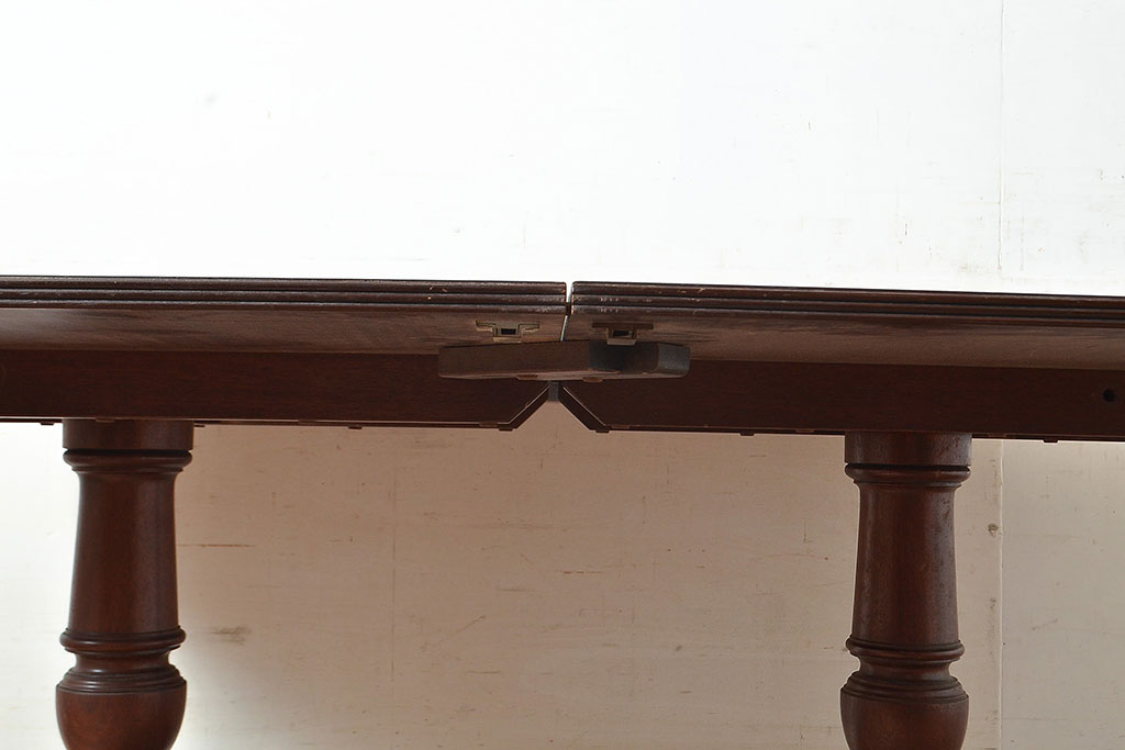 イギリスアンティーク　マホガニー材　象嵌細工入りの高級品!組み立て式ダイニングテーブル(オーバル型、ラウンドテーブル)(R-048955)