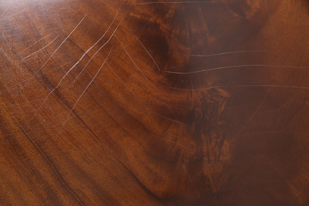 中古　イギリス製　THEODORE ALEXANDER(セオドア・アレキサンダー)　マホガニー材　クラシカルな佇まいのラウンドテーブル(丸テーブル、カフェテーブル)(定価約60万円)(R-048966)
