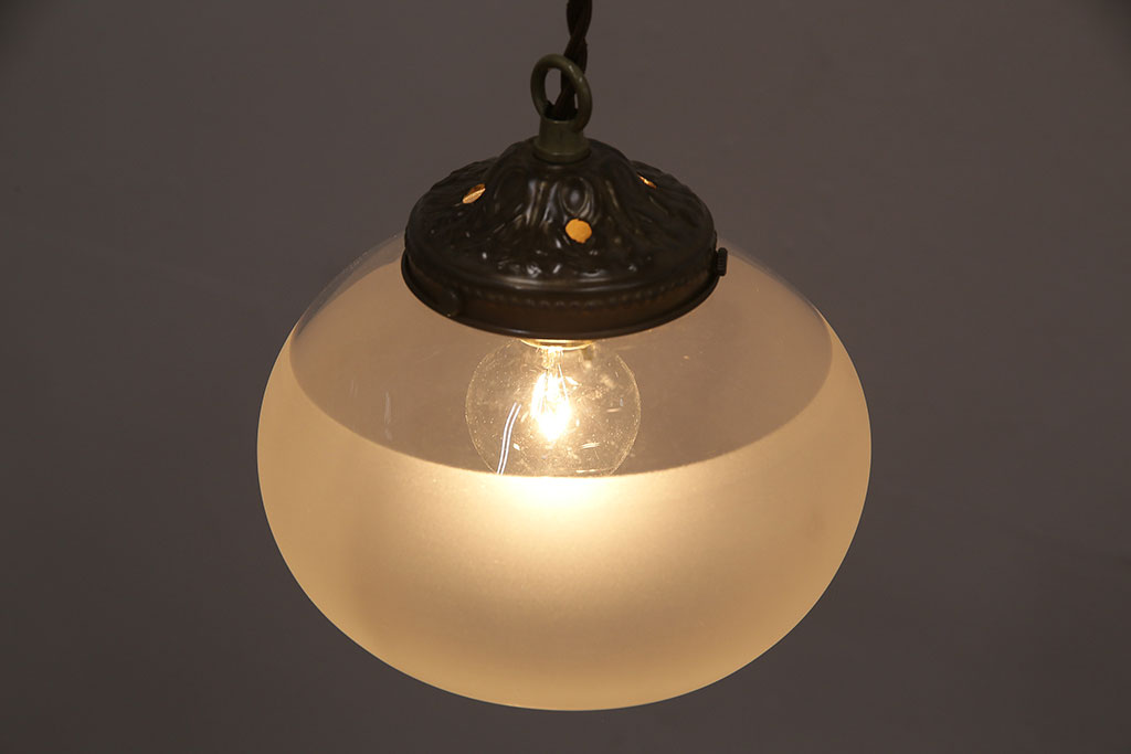 アンティーク照明　ふんわりとした柔らかい光を放つシンプルな天井照明(吊り下げ照明、ペンダントライト)(R-048975)