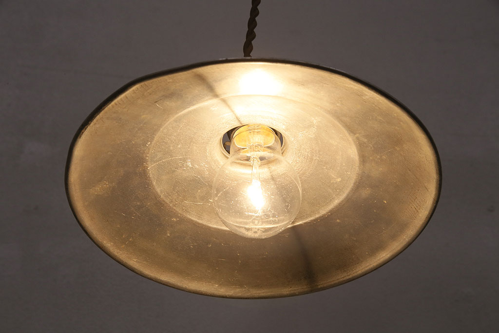 アンティーク照明　昭和の懐かしさを感じるアルミ製天井照明(吊り下げ照明、ペンダントライト、電笠)(R-048995)