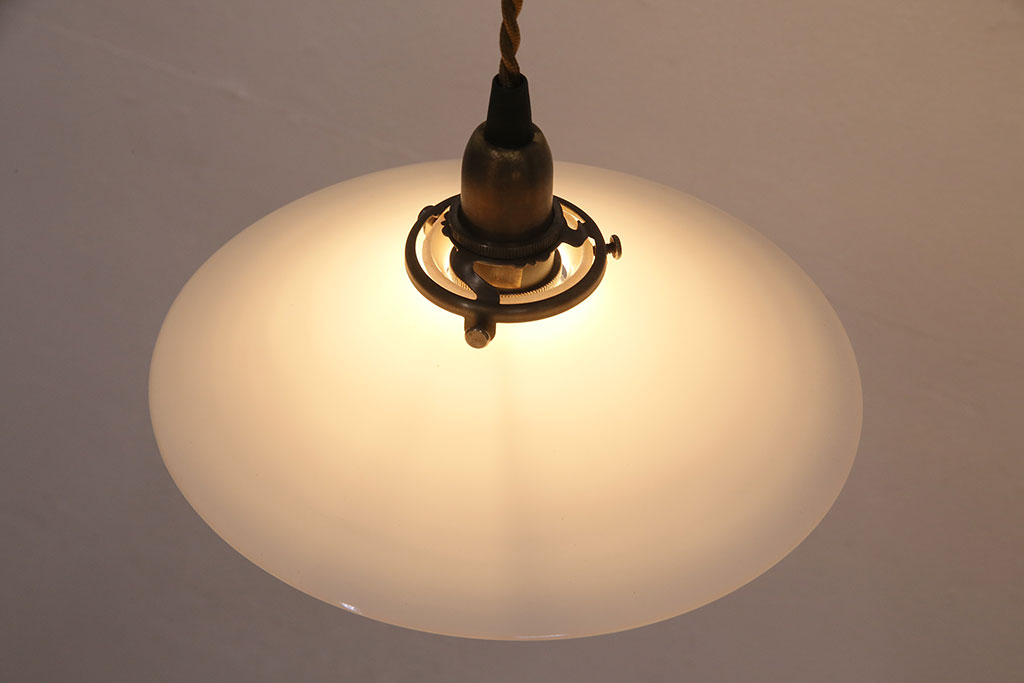 アンティーク照明　レトロな平笠シェードのペンダントライト2個セット(天井照明、吊り下げ照明、電笠)(R-048997)