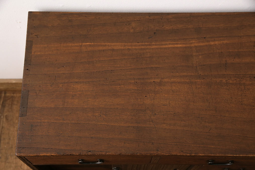 和製アンティーク　素朴な木肌が味わい深い、総桐材製の小箪笥(小物収納、引き出し、戸棚)(R-049039)