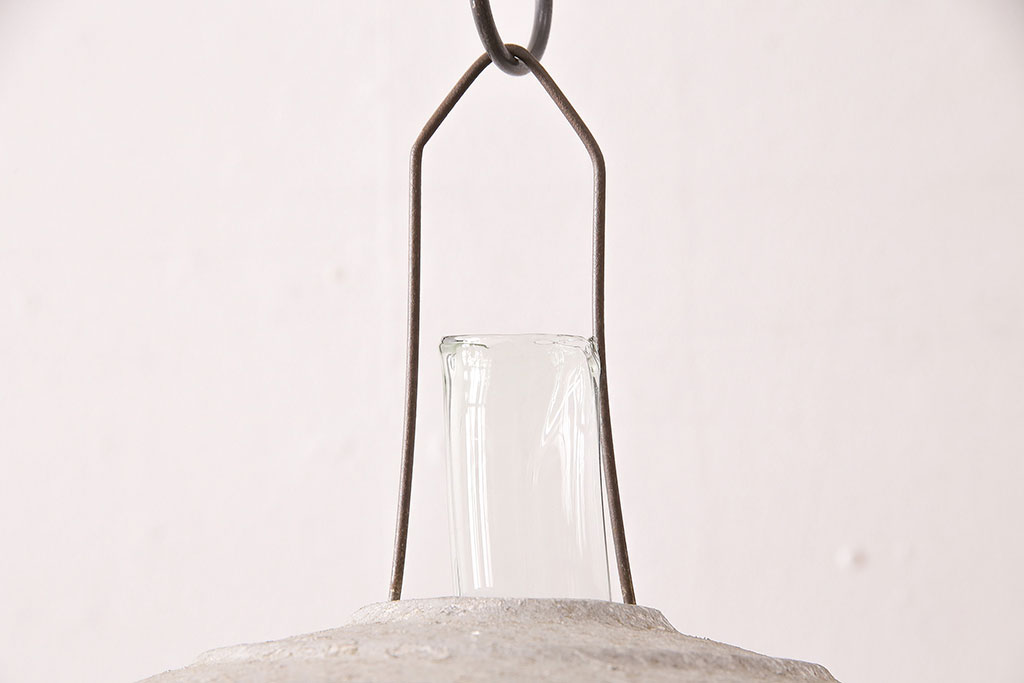 アンティーク雑貨　平芯・3分芯　金属製の油壺が味わいのある吊り下げオイルランプ(ランタン、灯油ランプ、ハンギングランプ)(R-049045)