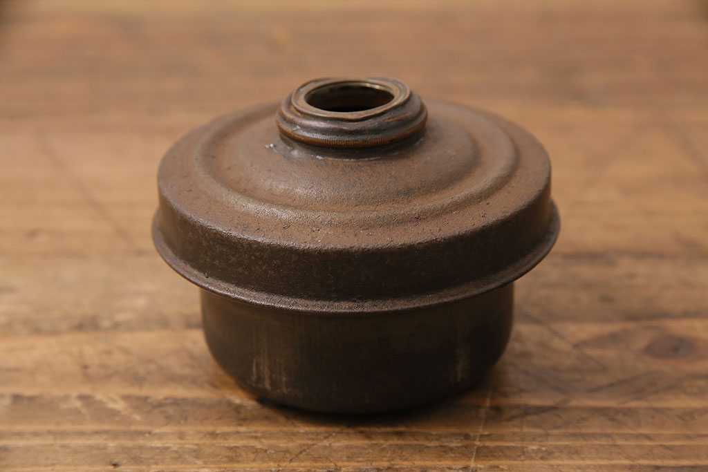 アンティーク雑貨　平芯・3分芯　金属製の油壺が味わいのある吊り下げオイルランプ(ランタン、灯油ランプ、ハンギングランプ)(R-049045)