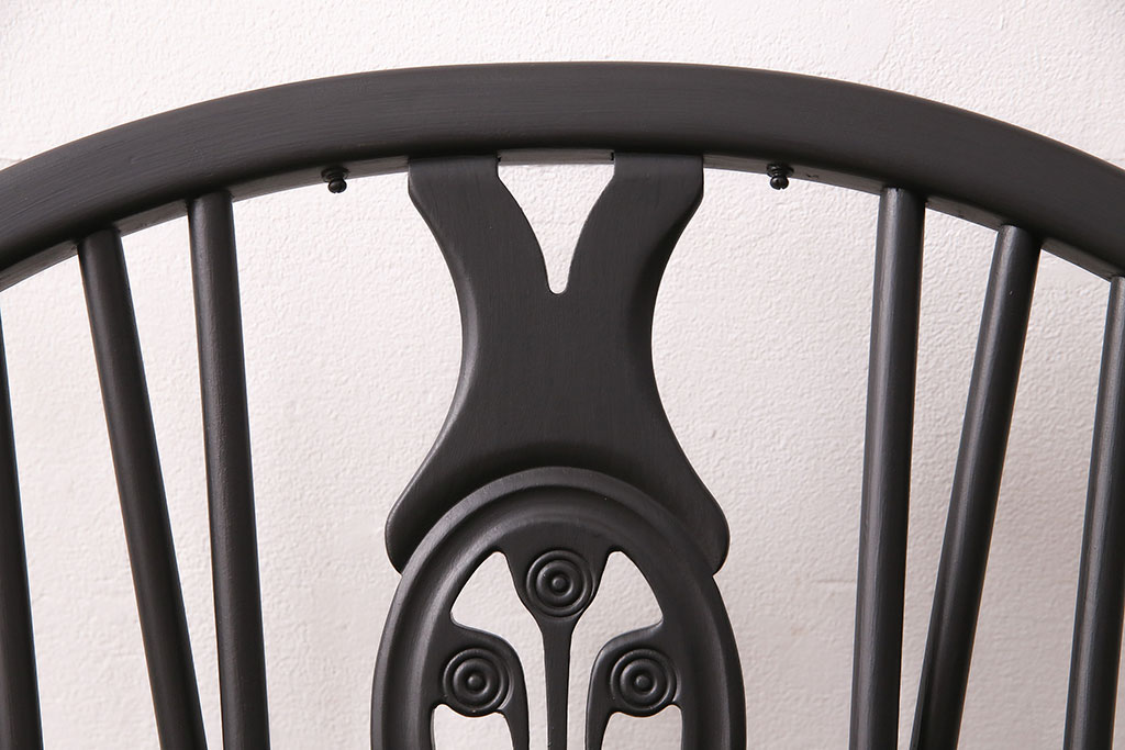 ヴィンテージ家具　ペイント　ERCOL(アーコール)　シックなカラーがお洒落な雰囲気を醸しだすラウンジチェア(椅子、アームチェア、ビンテージ)(R-049060)