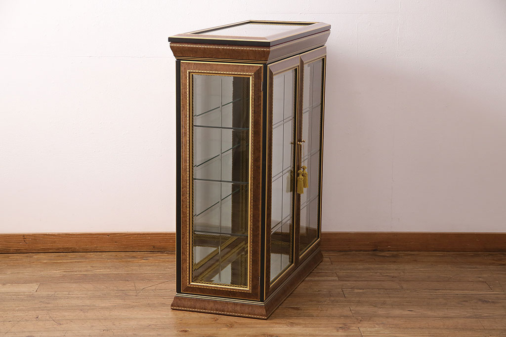 中古　美品　イタリア輸入家具　クラシカルな佇まいが魅力のキュリオケース(ガラスケース、キャビネット、飾り棚、コレクションケース)(定価約39万円)(R-049066)