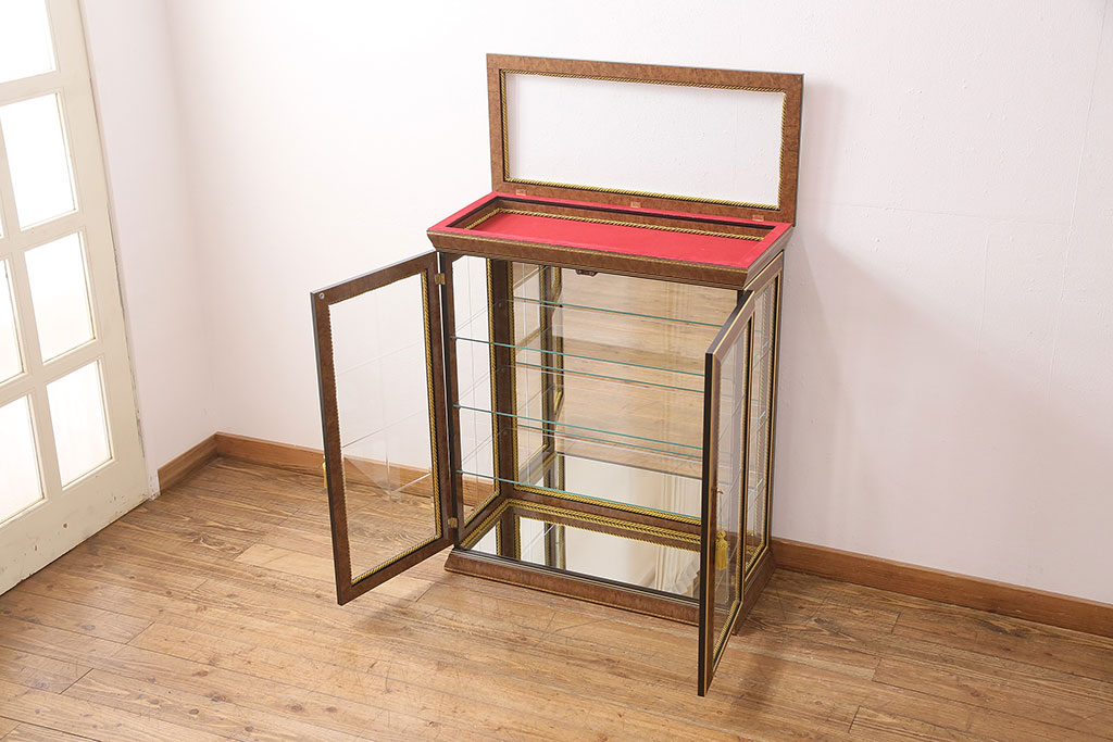 中古　美品　イタリア輸入家具　クラシカルな佇まいが魅力のキュリオケース(ガラスケース、キャビネット、飾り棚、コレクションケース)(定価約39万円)(R-049066)