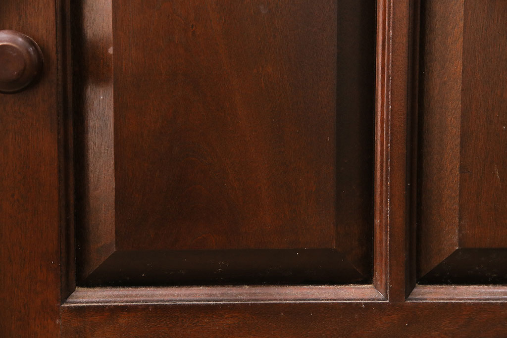 中古　松本民芸家具　洗練されたシックなデザインが魅力のE型書棚(ブックケース、本箱、飾り棚、キャビネット、収納棚)(定価約62万5千円)(R-049067)