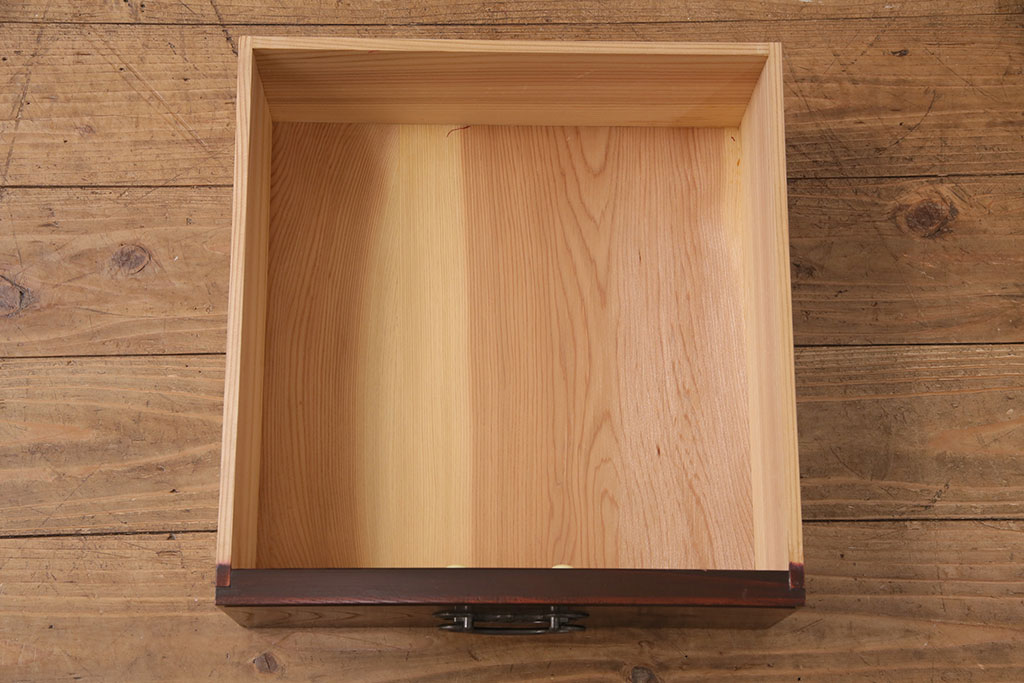 中古　極美品　国産　ケヤキ・杉材　造りの良さが素晴らしい手造り家具の飾り棚(陳列棚、引き出し)(R-049080)