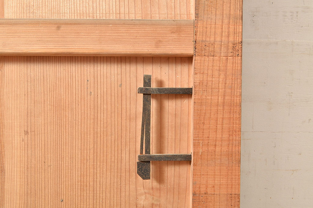 アンティーク建具 枠・ケヤキ材、板・スギ材 漆塗りが上質な