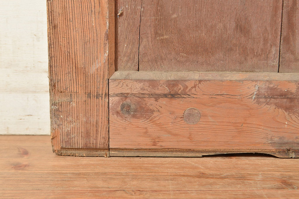 アンティーク建具　栗材・松材　整然と並ぶ縦桟が和モダンな印象の蔵戸(引き戸、玄関戸)(R-049102)