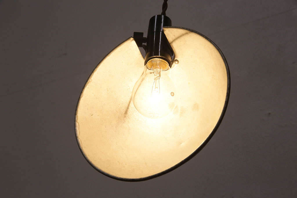アンティーク照明　シェードがお洒落!メンズライクの空間づくりにおすすめの吊り下げ照明(ペンダントライト、天井照明、シェード)(R-049130)