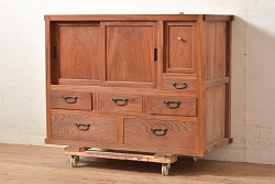 レトロ家具　昭和中期　レトロなデザインがおしゃれな木製キャビネット(戸棚、飾り棚、収納棚)(R-037165)