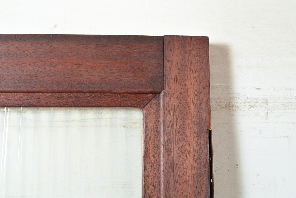アンティーク建具　昭和レトロ　モールガラス　面取り加工で柔らかな雰囲気が魅力の木製ドア(ガラス扉、建具)(R-049158)