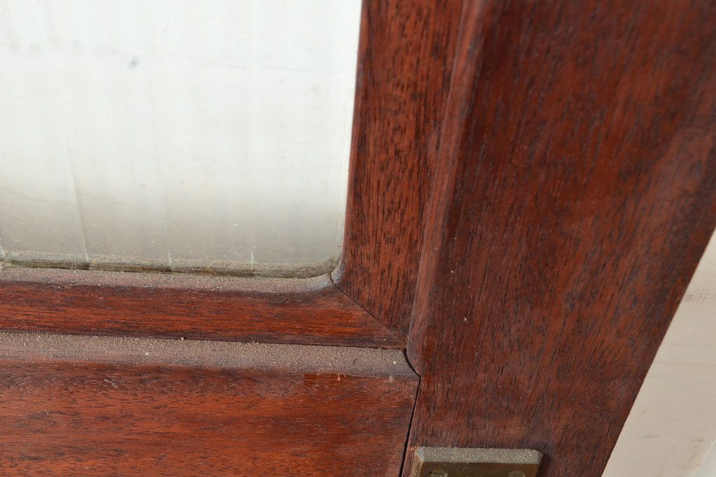 アンティーク建具　昭和レトロ　モールガラス　面取り加工で柔らかな雰囲気が魅力の木製ドア(ガラス扉、建具)(R-049158)