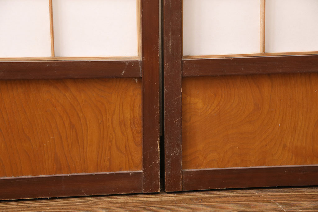 アンティーク建具　小さな障子戸付き　2種類の障子のデザインがお洒落でモダンな雪見障子戸4枚セット(建具、引き戸)(R-049195)