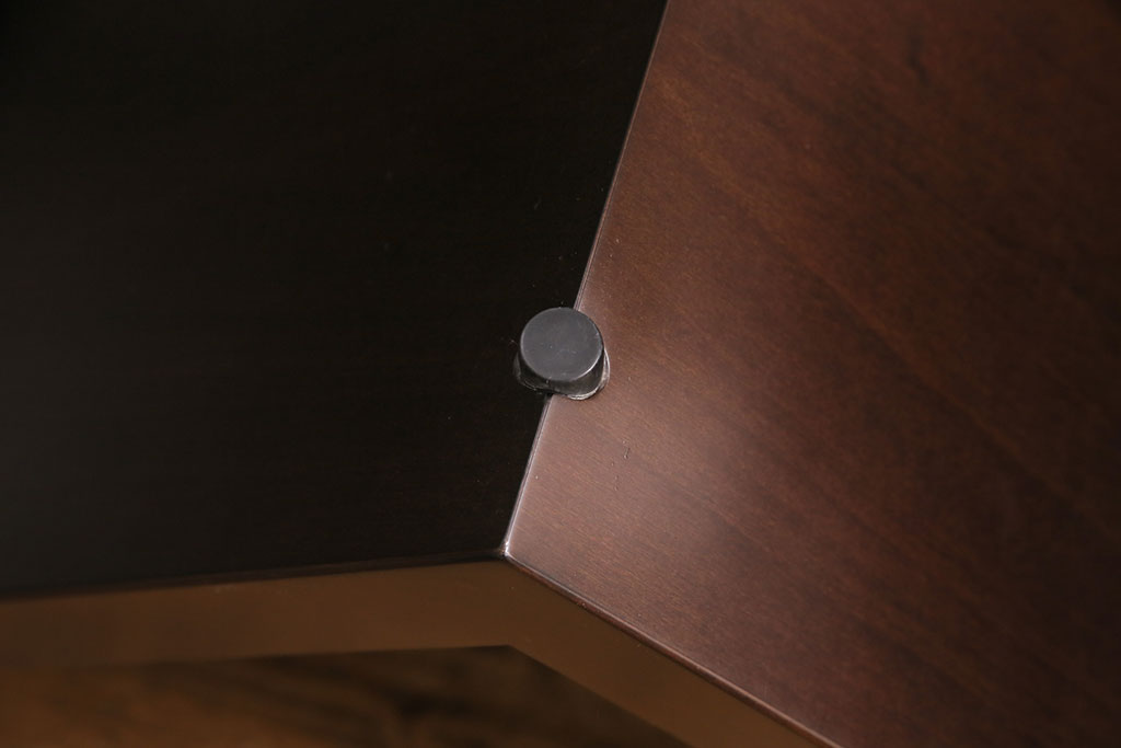 中古　arflex(アルフレックス)　MONTAGNA(モンターニャ)　W字型の脚のデザインがお洒落なセンターテーブル(定価約20万円)(ガラステーブル、ローテーブル)(R-049201)