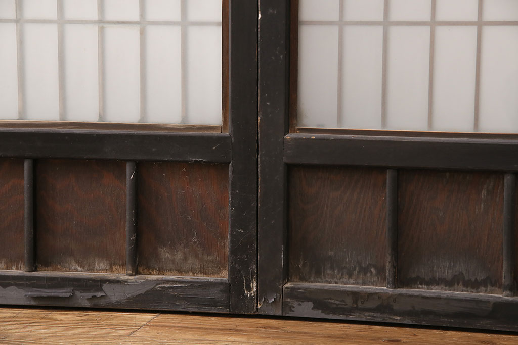 和製アンティーク　昭和初期　結霜ガラス・すりガラス　黒い框がレトロな雰囲気を高めるスリムなガラス戸4枚セット(引き戸、建具)(R-049228)