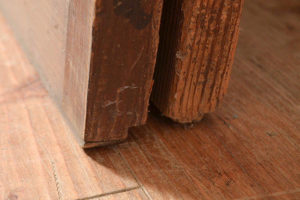 アンティーク建具　整然と並ぶ縦桟が情緒溢れる格子戸2枚セット(引き戸、建具)(R-049287)