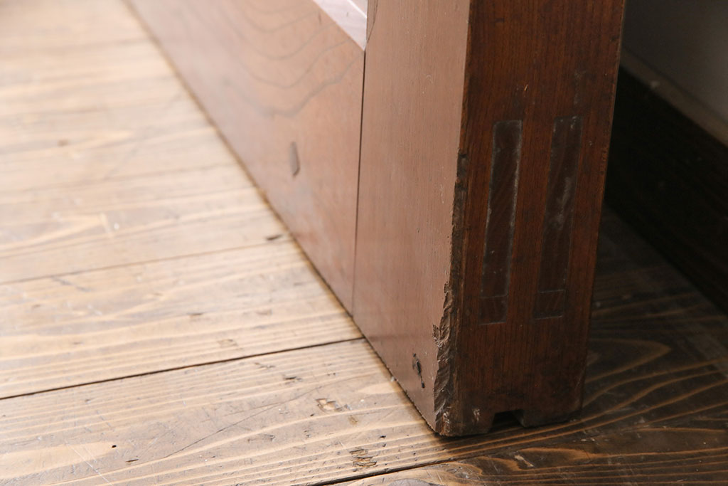 アンティーク建具　総ケヤキ材　一枚板　美しい木肌が高級感漂う新潟県産越後蔵戸(引き戸、玄関戸)(R-049322)