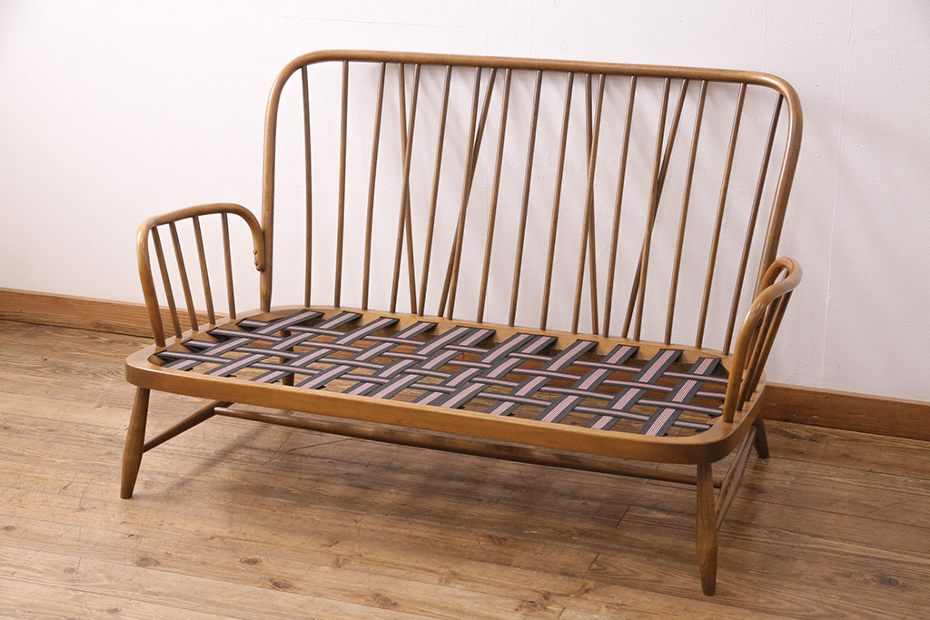 ビンテージ家具　イギリスヴィンテージ　ERCOL(アーコール)　木のぬくもりとナチュラルな雰囲気が魅力的な二人掛けソファ(2Pソファ)(R-049335)