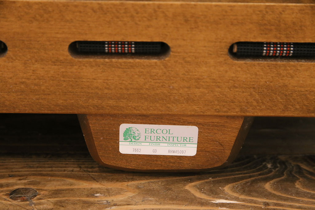 ビンテージ家具　イギリスヴィンテージ　ERCOL(アーコール)　木のぬくもりとナチュラルな雰囲気が魅力的な二人掛けソファ(2Pソファ)(R-049335)