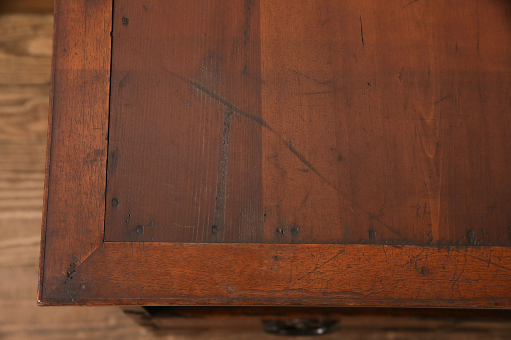 和製アンティーク　天板・楠木材　側面・ケヤキ材　今にも動き出しそうな杢目が目を引くローボード(収納棚、戸棚)、テレビ台)(R-049350)