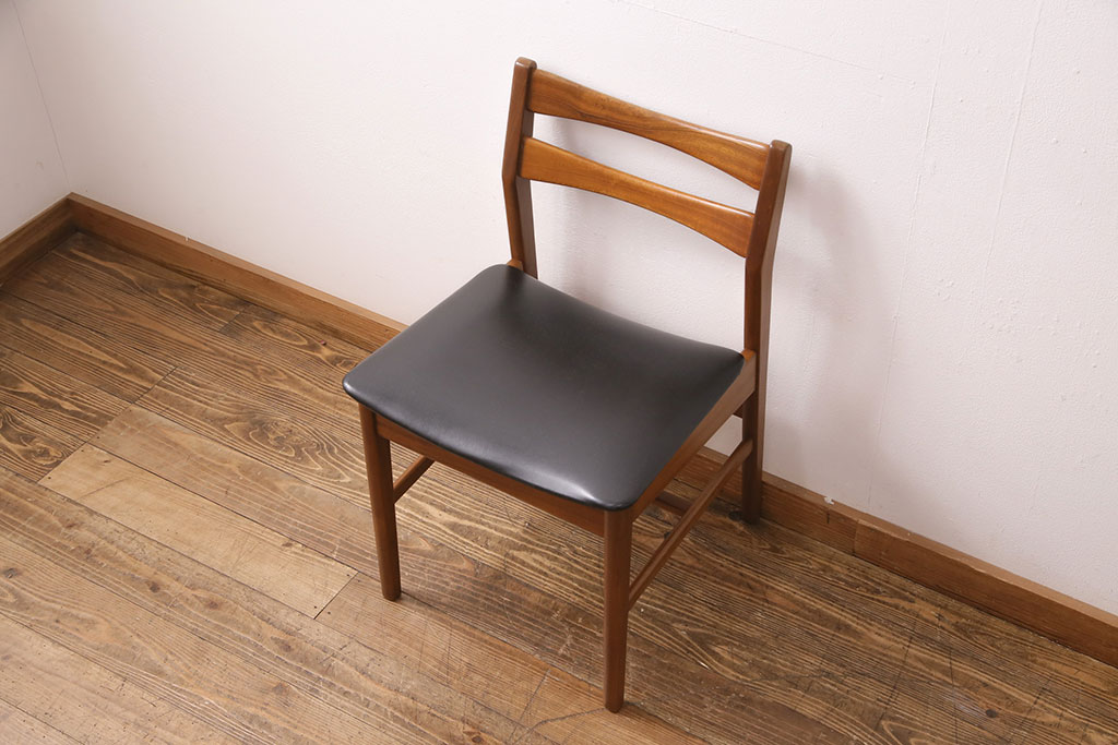北欧ヴィンテージ　座面合皮　メンズライクなデザインが格好良い!チーク材製のダイニングチェア(椅子、ビンテージ)(R-049353)