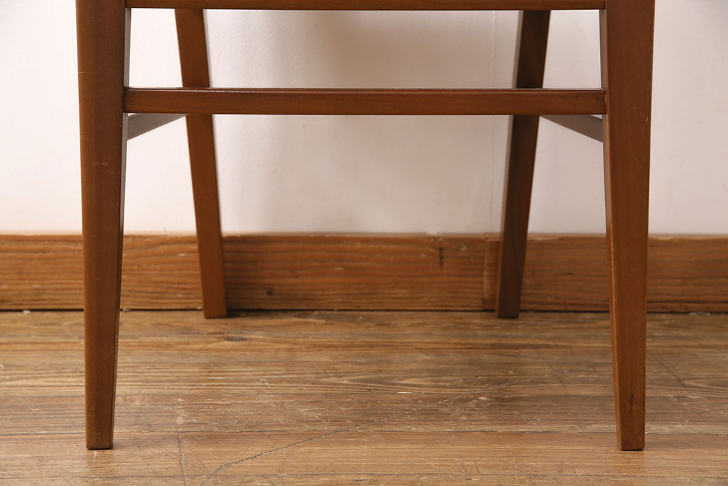 イギリスビンテージ　洗練された佇まいが格好良いバーチ材製チェア(椅子、ダイニングチェア)(R-049355)