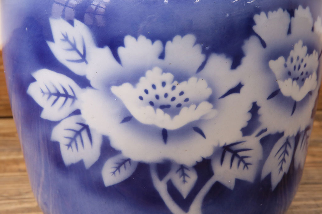 アンティーク雑貨　牡丹の図が優美な雰囲気を盛り上げる瀬戸火鉢(鉢カバー)(R-049357)