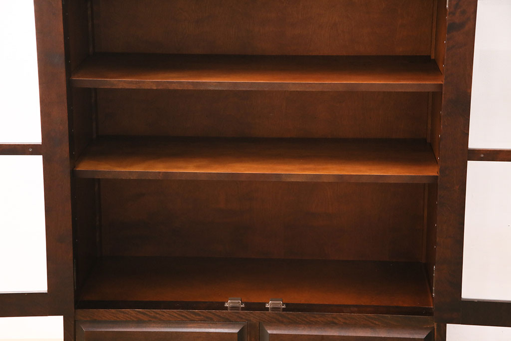 中古　北海道民芸家具　HM114K　飾り棚にもおすすめ!洗練された雰囲気が魅力の本箱(ブックケース、キャビネット、飾り棚、収納棚)(定価約25万7千円)(R-049372)