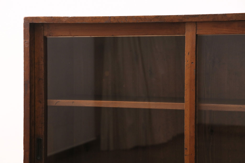 和製アンティーク　ヒノキ材製　レトロな雰囲気づくりにおすすめな戸棚(収納棚、キャビネット、飾り棚)(R-049403)