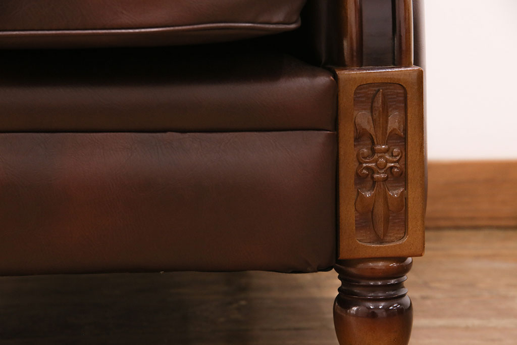 ヴィンテージ　カリモク家具(karimoku)　渋い雰囲気が格好良いレトロソファ(一人掛け、アームソファ、合皮、ビンテージ)(R-049416)