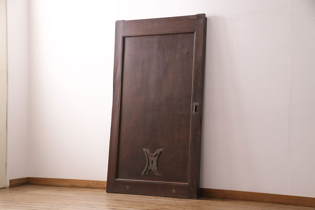 アンティーク建具　総栗一枚板を使用した上質な印象を高める蔵戸(玄関戸、引き戸)(R-049444)