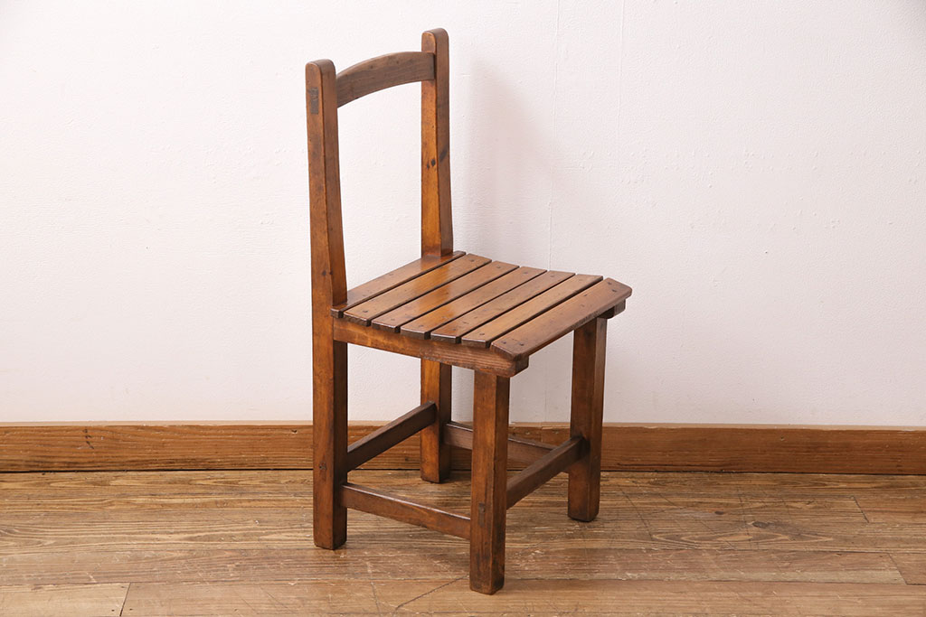 アンティーク家具　ヒノキ材　素朴な風合いが魅力!レトロな雰囲気を醸しだす木製チェア(椅子、板座チェア、スクールチェア)(R-049453)