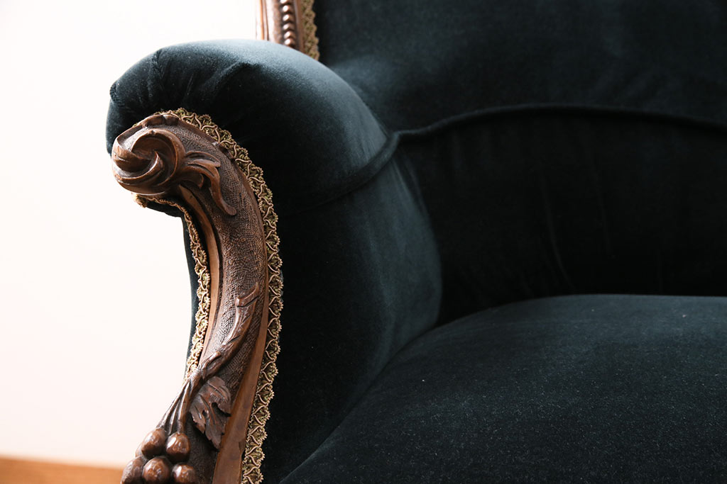 アンティーク家具　マホガニー材　美品　彫刻の細やかな意匠が目を引く最高級品のシェーズロング(カウチソファ、ソファ、長椅子)(R-049456)