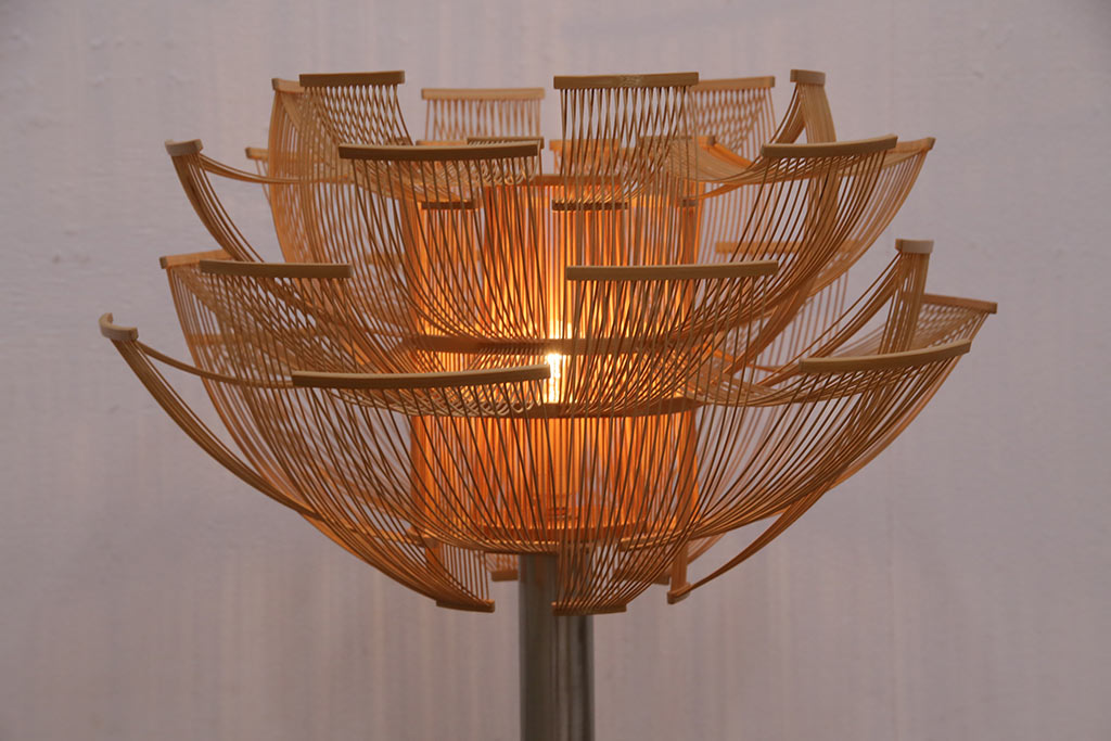 新古品　展示品　Hokore(誇れ)　希少な絶版品!繊細な竹細工が見事なスタンドライト(スタンド照明、フロアライト)(定価約95000円)(R-049540)