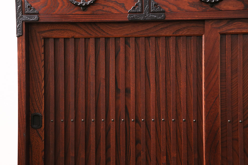 中古　美品　岩谷堂箪笥　和モダンの空間づくりにおすすめの格子戸が魅力的な食器棚(茶箪笥、茶棚、戸棚)(定価約75万円)(R-049554)