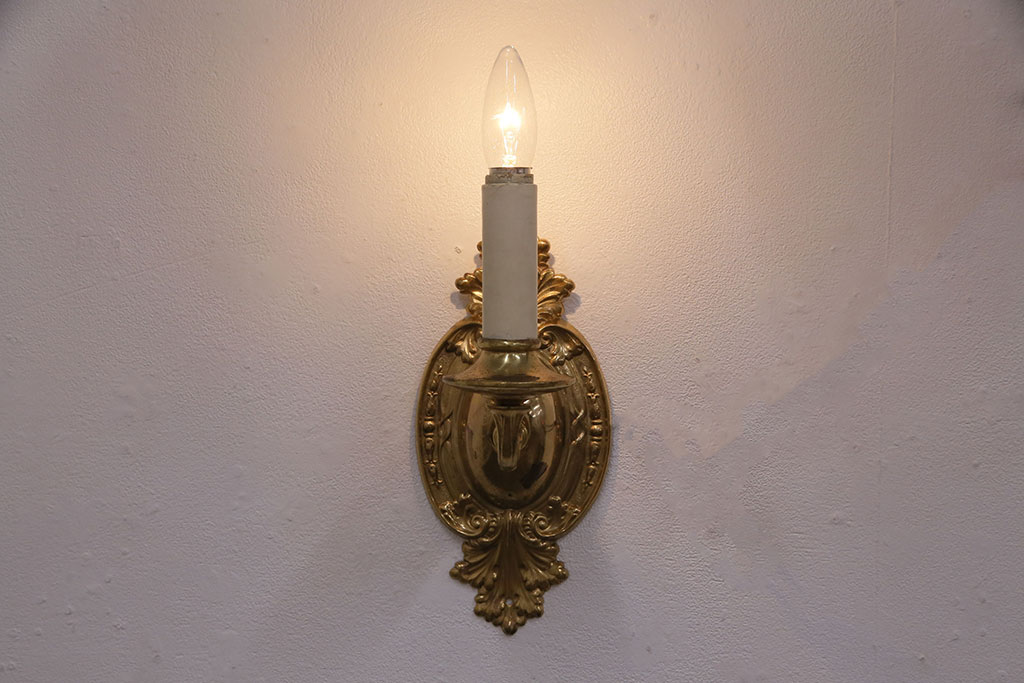 中古　イギリス風　キャンドルのようなデザインが魅力!エレガントな雰囲気を醸しだす壁掛け照明(ウォールランプ、壁付け照明)(R-049583)
