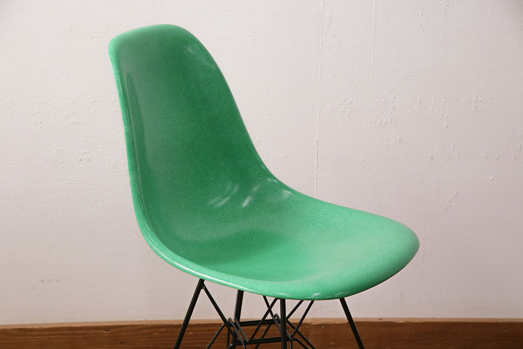 中古　MODERNICA(モダニカ)　CHARLES EAMES　ワイヤーレッグと爽やかなカラーが目を惹くシェルチェア(椅子、サイドチェア、ダイニングチェア)(R-049602)