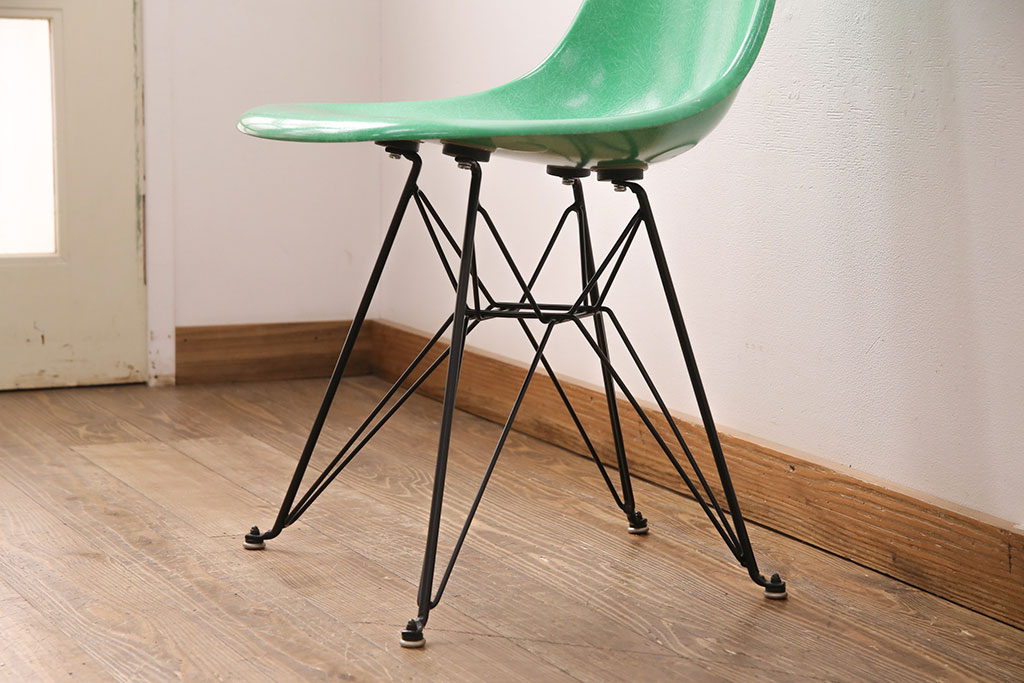 中古　MODERNICA(モダニカ)　CHARLES EAMES　ワイヤーレッグと爽やかなカラーが目を惹くシェルチェア(椅子、サイドチェア、ダイニングチェア)(R-049602)