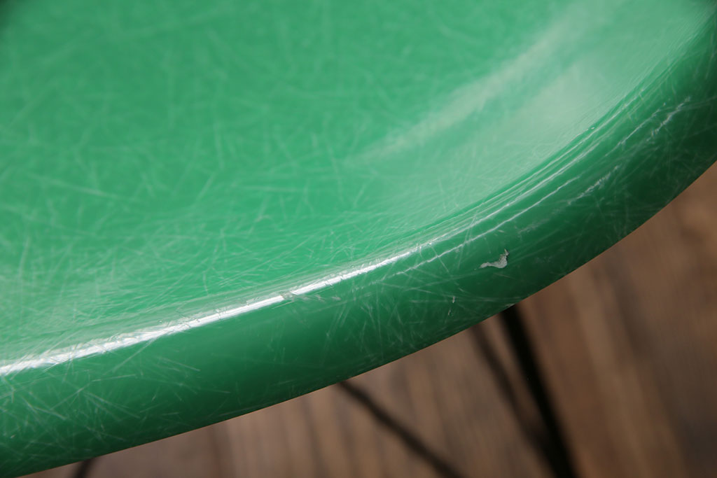中古　MODERNICA(モダニカ)　CHARLES EAMES　ワイヤーレッグと爽やかなカラーが目を惹くシェルチェア(椅子、サイドチェア、ダイニングチェア)(R-049602)