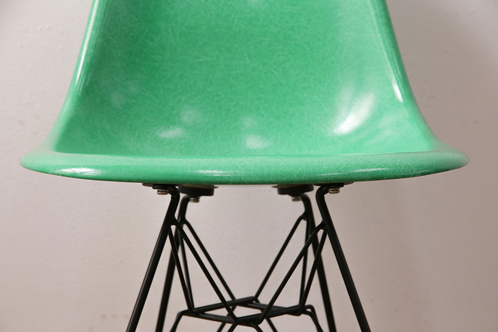 中古　MODERNICA(モダニカ)　CHARLES EAMES　ワイヤーレッグと爽やかなカラーが目を惹くシェルチェア(椅子、サイドチェア、ダイニングチェア)(R-049602)