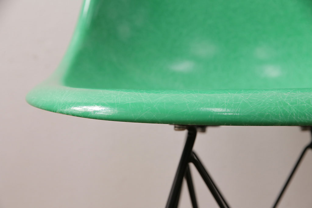 中古　MODERNICA(モダニカ)　CHARLES EAMES　ワイヤーレッグと爽やかなカラーが目を惹くシェルチェア(椅子、サイドチェア、ダイニングチェア)(R-049602)