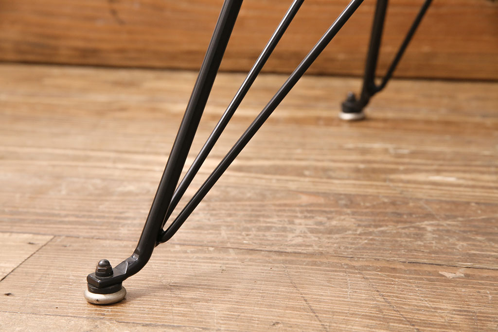 中古　MODERNICA(モダニカ)　CHARLES EAMES　ワイヤーレッグと爽やかなカラーが目を惹くシェルチェア(椅子、サイドチェア、ダイニングチェア)(R-049602)