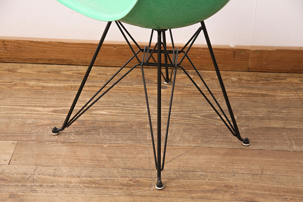 中古　MODERNICA(モダニカ)　CHARLES EAMES　ワイヤーレッグと爽やかなカラーが目を惹くシェルチェア(椅子、サイドチェア、ダイニングチェア)(R-049602)