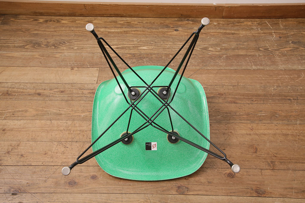 中古　MODERNICA(モダニカ)　CHARLES EAMES　ワイヤーレッグと爽やかなカラーが目を惹くシェルチェア(椅子、サイドチェア、ダイニングチェア)(R-049602)