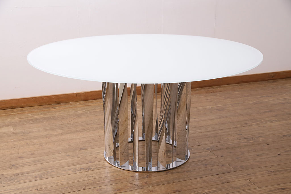 美品 Cassina(カッシーナ) BOBOLI(ボボリ) 洗練されたデザインが 美品 Cassina(カッシーナ) BOBOLI(ボボリ) 洗練されたデザインが