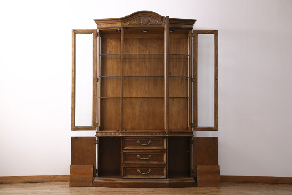 中古　美品　DREXEL HERITAGE(ドレクセルヘリテイジ)　TRYON MANOR(トライオンメナー)　格調高い佇まいが魅力の飾り棚(キャビネット、食器棚、収納棚)(定価約98万円)(R-049640)