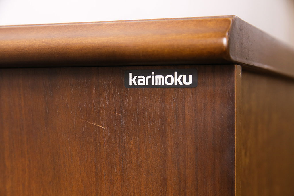 中古　美品　カリモク家具(karimoku)　コロニアルシリーズ　クラシカルな佇まいが魅力のライティングビューロー(簿記机、在宅ワーク、在宅用ワークデスク)(R-049685)